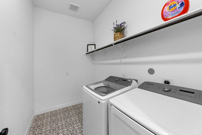 Building Photo - 19006 Sam Bass Ct