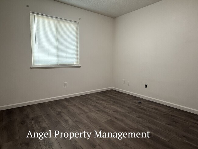 Building Photo - 7927 Albion Way