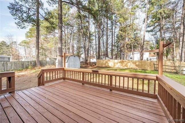 Building Photo - 9008 Stonebrook Dr