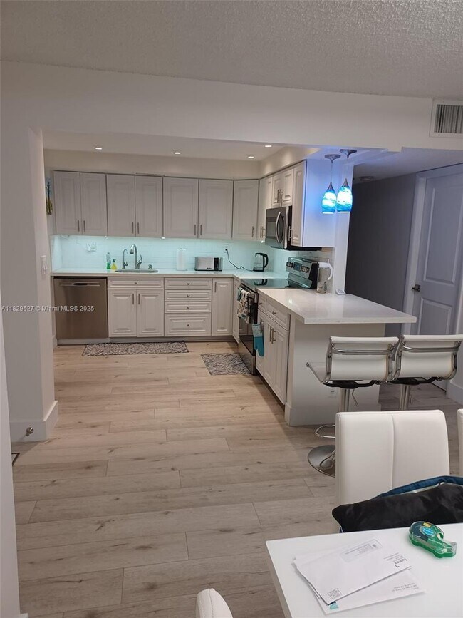 Building Photo - 1600 S Ocean Dr