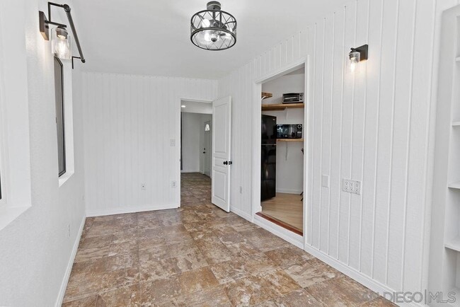 Building Photo - 10119 Grandview Dr