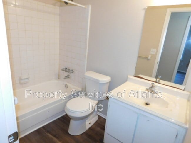 Building Photo - 1775 Petite Ln