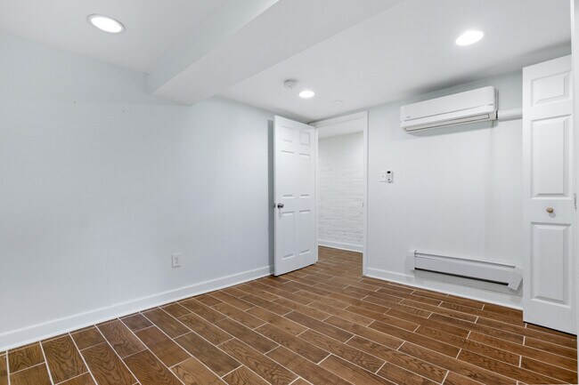 1st bedroom add'l view - 2604 Mozart Pl NW