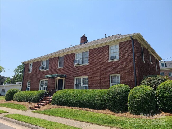 Primary Photo - 522 Willoughby St