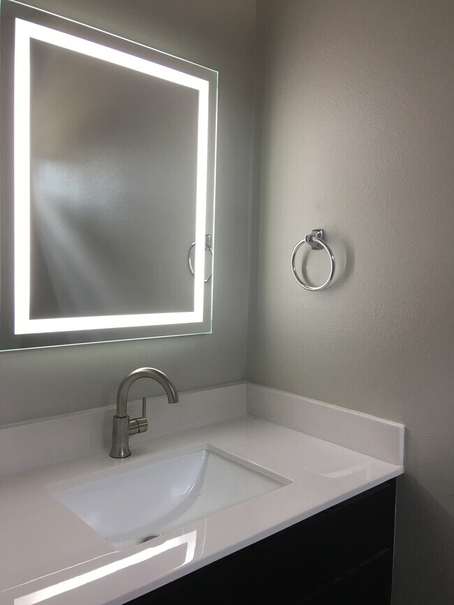 Building Photo - 10564 Brothers Ln