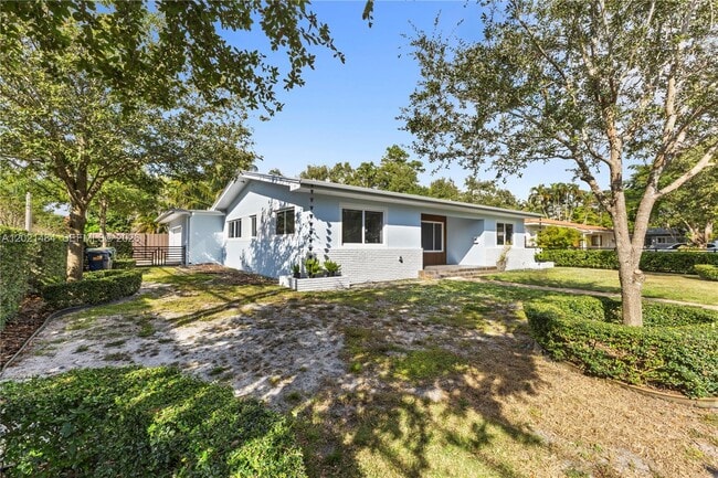 Building Photo - 8910 NE 9th Ct