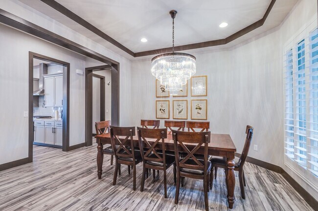 Building Photo - Stunning 5Bed/4.5 Bath home located in a prestigious guard gated community of Reverence in Summerlin