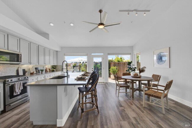 Building Photo - 25 Sea Breeze Ct