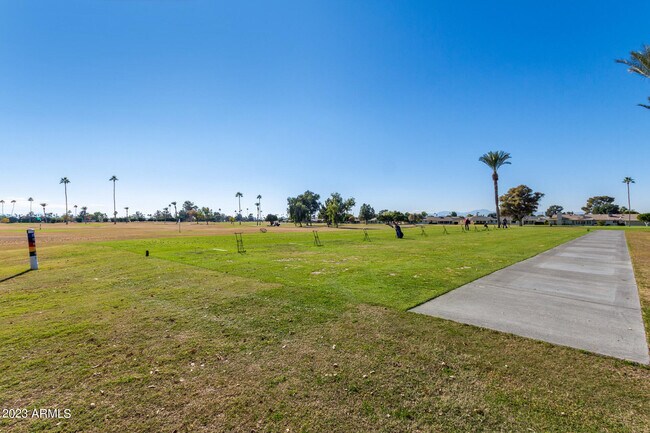 Building Photo - 10612 W Oakmont Dr