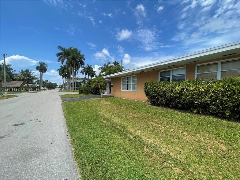 Primary Photo - 1400 N 16th Ave