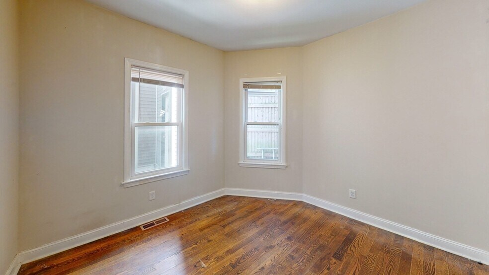 Building Photo - 180 Dorchester St