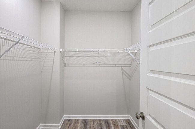 Building Photo - Beautiful LIKE NEW 3 Bed 2.5 Bath Townhome in Manchester!
