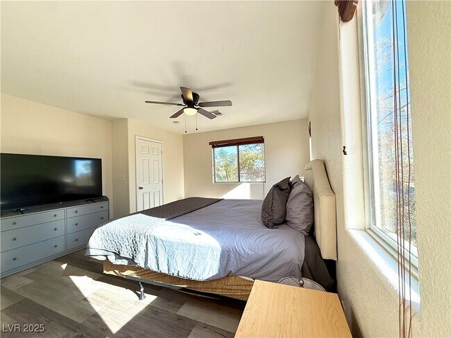 Building Photo - 3817 Bayamon St