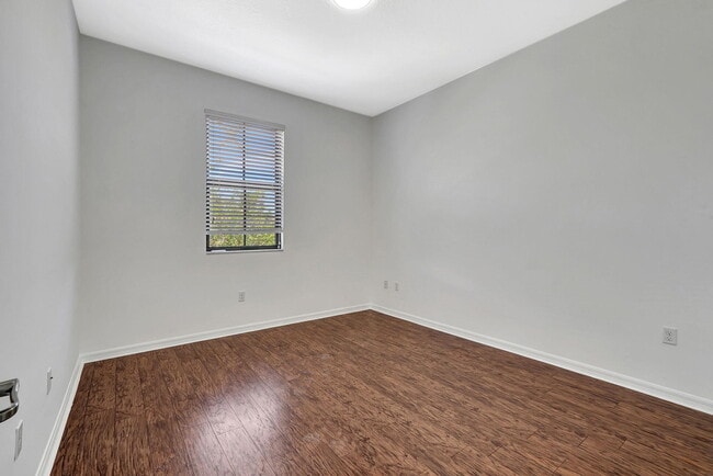 Building Photo - 972 NE 193rd Terrace