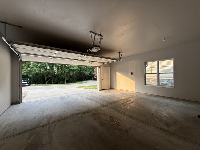 Building Photo - 1318 N Dodge St Ct