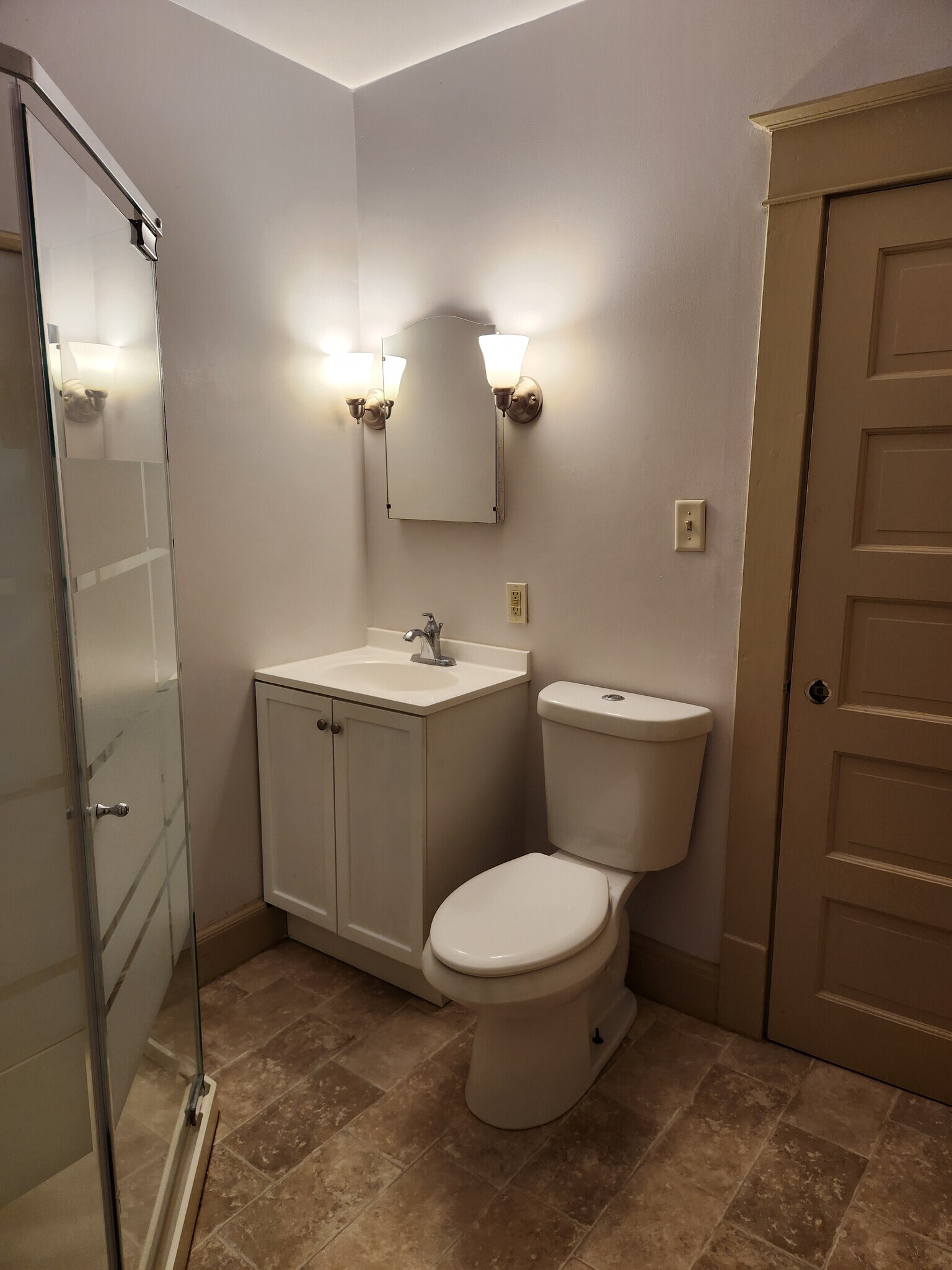 Building Photo - 614 Isabella St