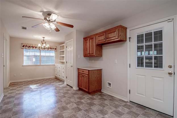 Building Photo - 203 Pine Valley