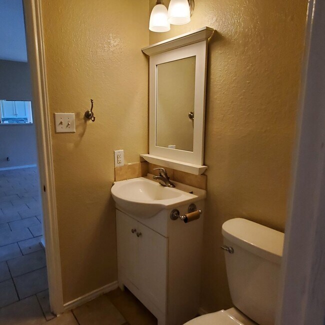 Building Photo - 8686 Ridge Mile, San Antonio, TX. 78239