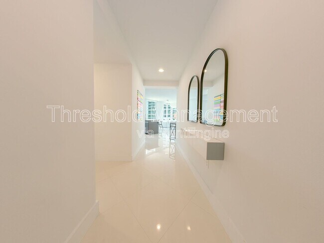 Building Photo - 500 Brickell Ave