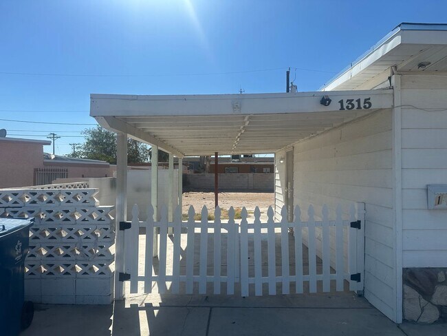 Building Photo - NLV!! Single Story!! 3 Bedrooms!! Carport!!! Big Lot!! Patio In Back yard!! No Carpet!! Vinyl Pla...