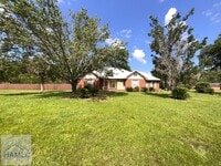 Building Photo - 380 Tremain Dr
