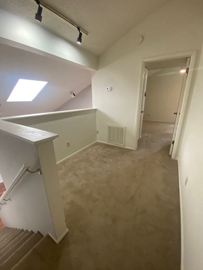Building Photo - 13301 Broadhurst Loop