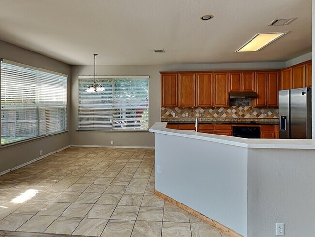Building Photo - 2815 St Maria Dr