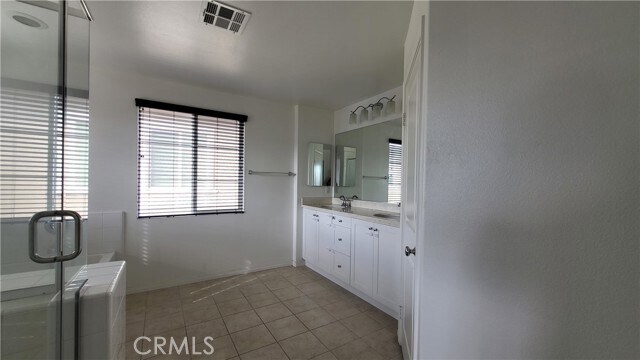 Building Photo - 89 Linden Ln