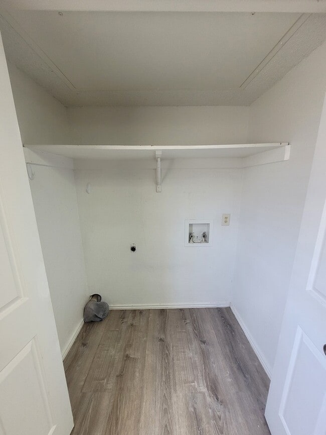 Building Photo - 2 story, 2 bed 2.5 bath townhome at Sagewo...