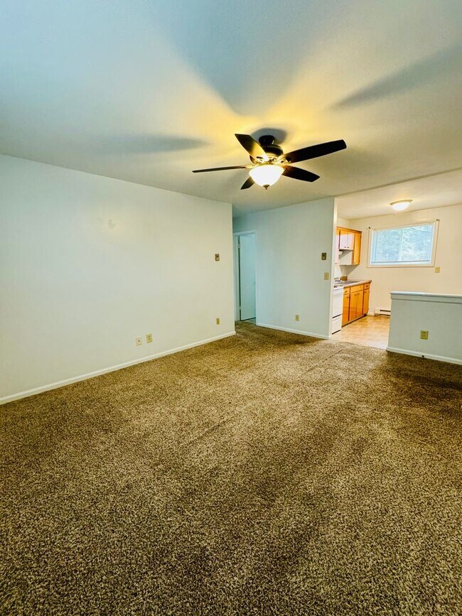 Building Photo - Two Bedroom Apartment for Rent