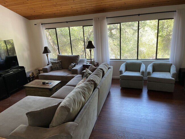 Building Photo - 3 bedroom, 2 bath remodeled home in Lake Wildwood, Penn Valley, CA 95946