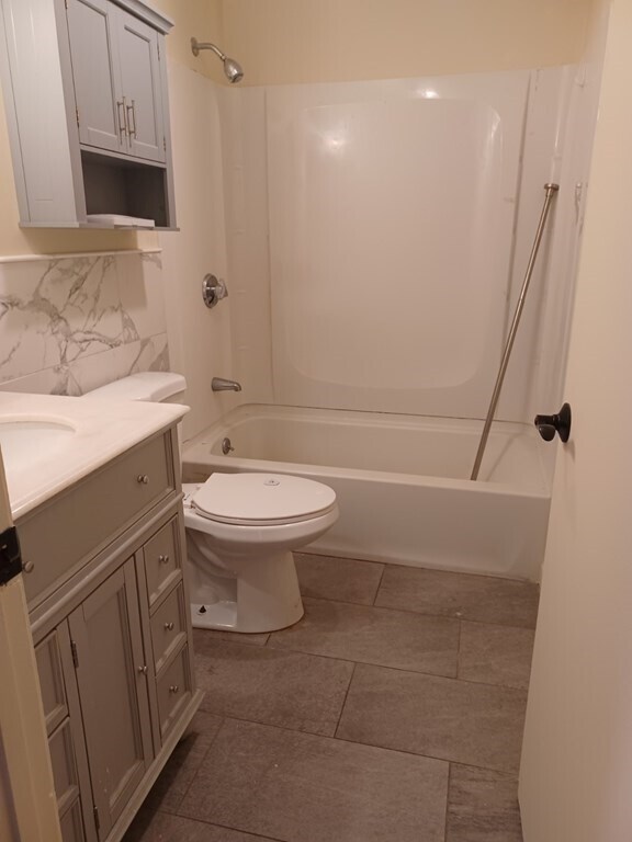 Building Photo - 151 Bittersweet Ln