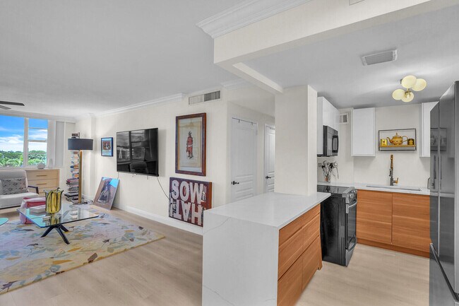 Building Photo - 2800 N Flagler Dr
