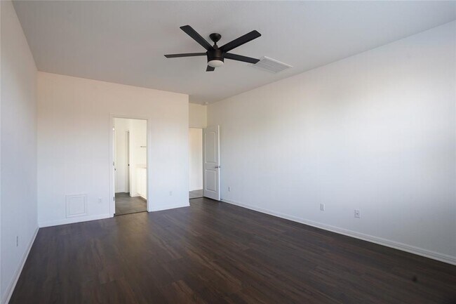 Building Photo - 304 Northview Ln