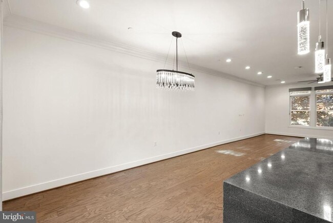 Building Photo - 1508 16th Ct N