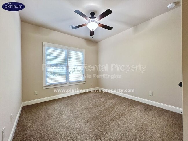 Building Photo - 1662 Fairview Dr