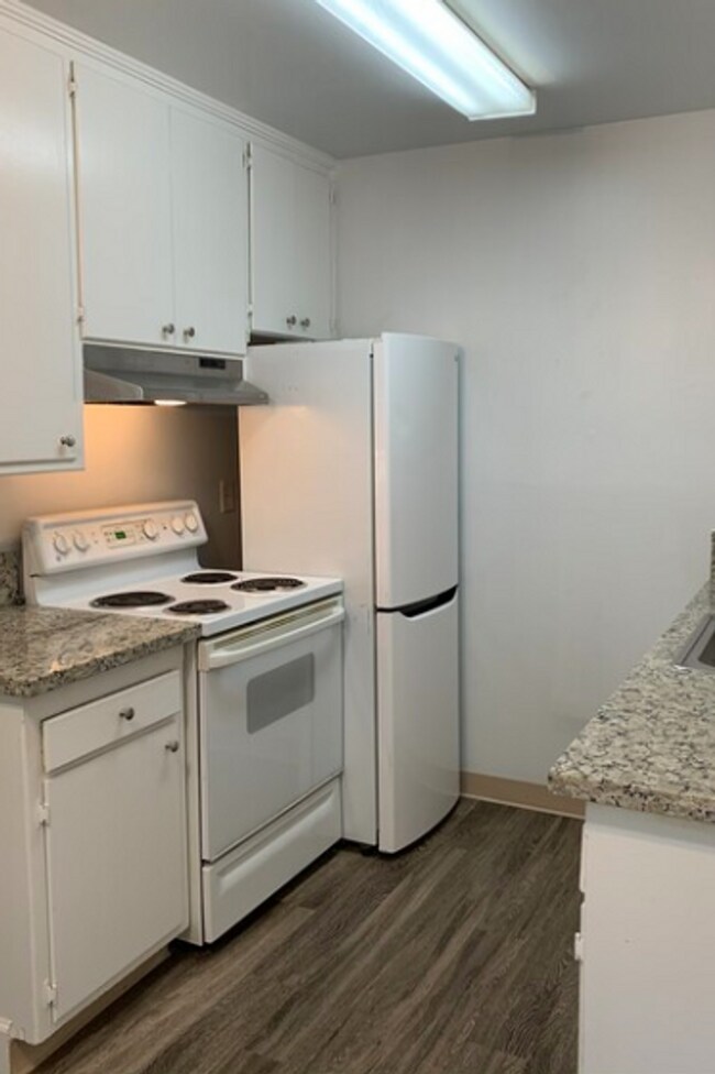 Interior Photo - 2700 32nd Street