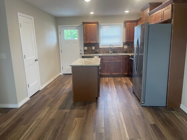 Building Photo - 5 Kimberling Blvd