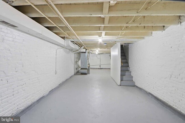 Building Photo - 415 N Belnord Ave