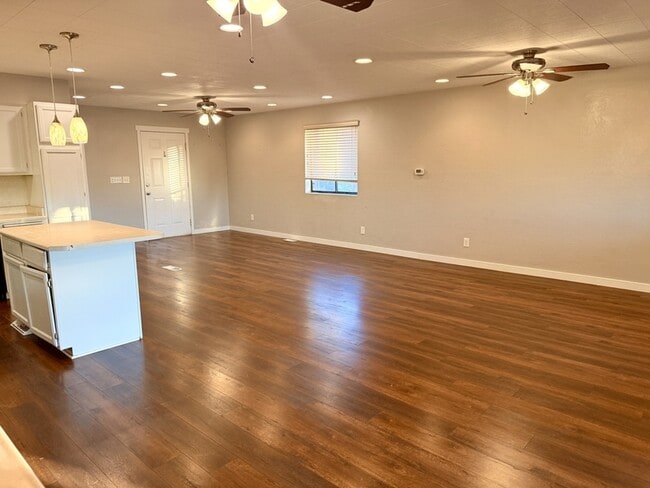 Building Photo - 7428 S 700 E