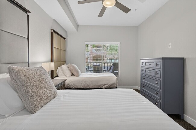Building Photo - 5350 E Deer Valley Dr