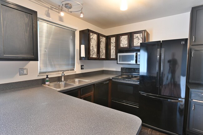 Building Photo - Townhouse in Highspire