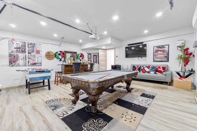 Building Photo - 9035 SW 156th Ct