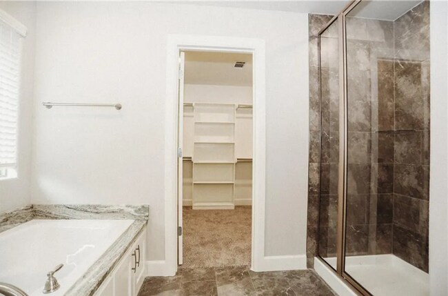 Building Photo - 1411 Sweetbriar Way