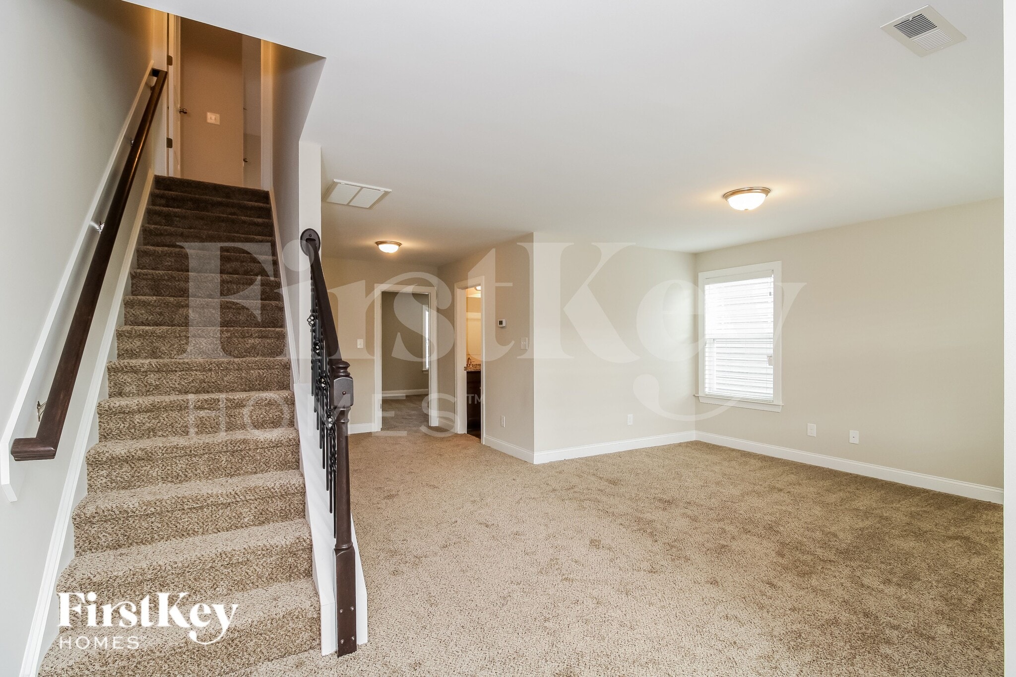 Building Photo - 2207 Talon Dr