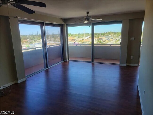 Building Photo - 4803 Sunset Ct