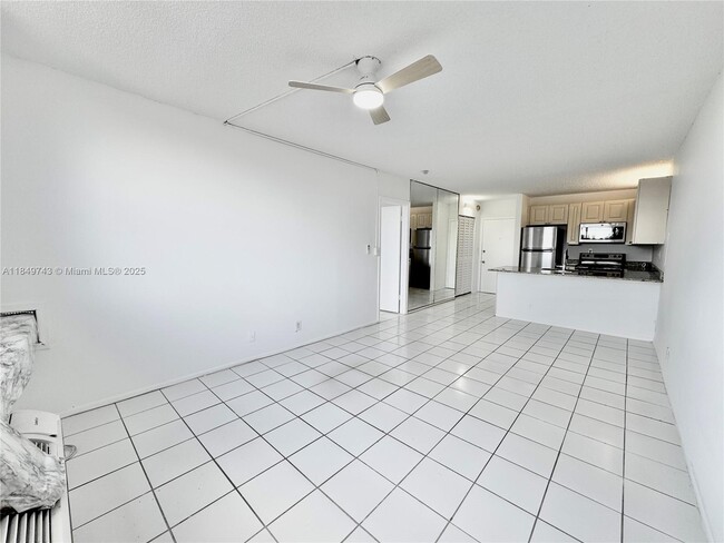 Building Photo - 2401 Riverside Dr