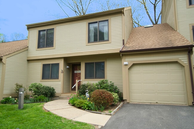 Primary Photo - 21 Ashford Dr