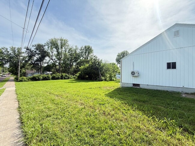 Building Photo - 2 Bed 1 Bath Springfield, MO