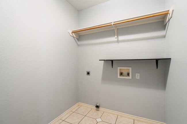 Building Photo - 117 White Feather Trail